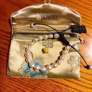 Honora pearl bracelet.